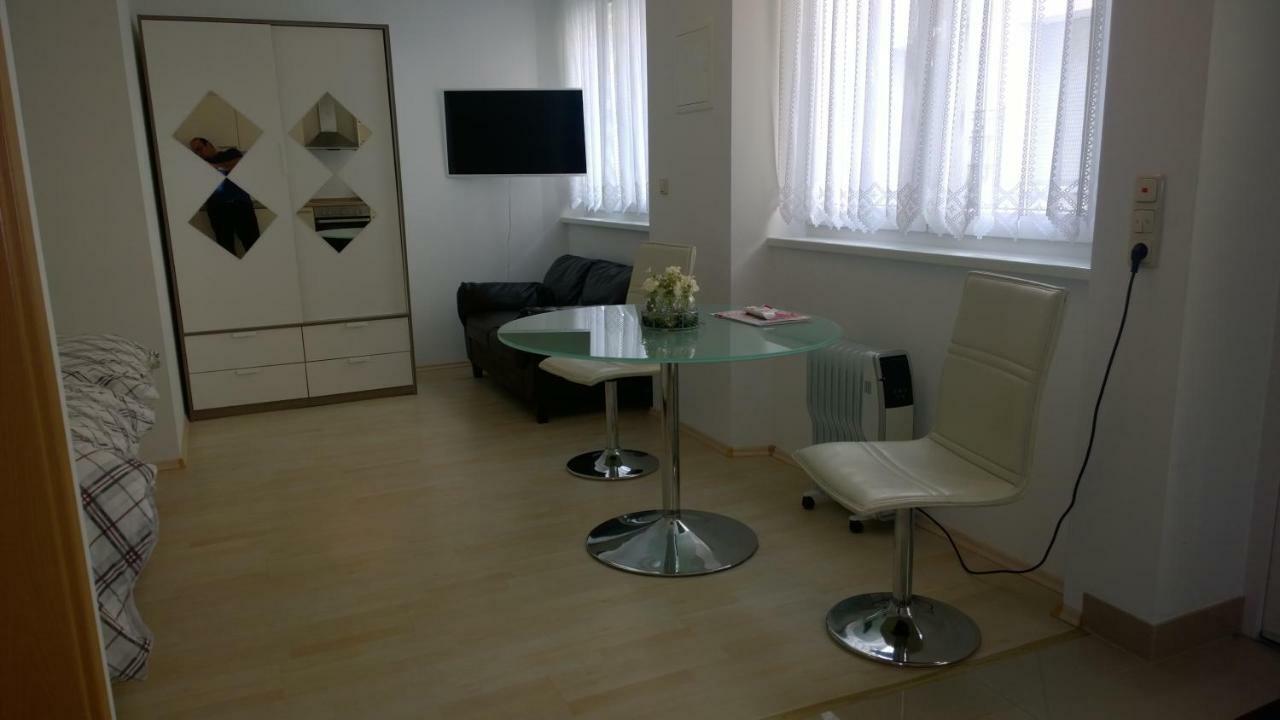 Pensionsappartments Blitz Wiesbaden Exterior foto